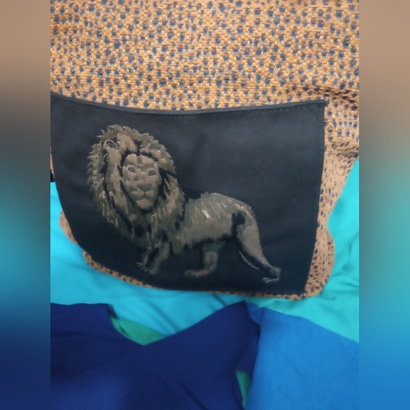 Chief Value Animal Printed Tote - Picture 5 of 6